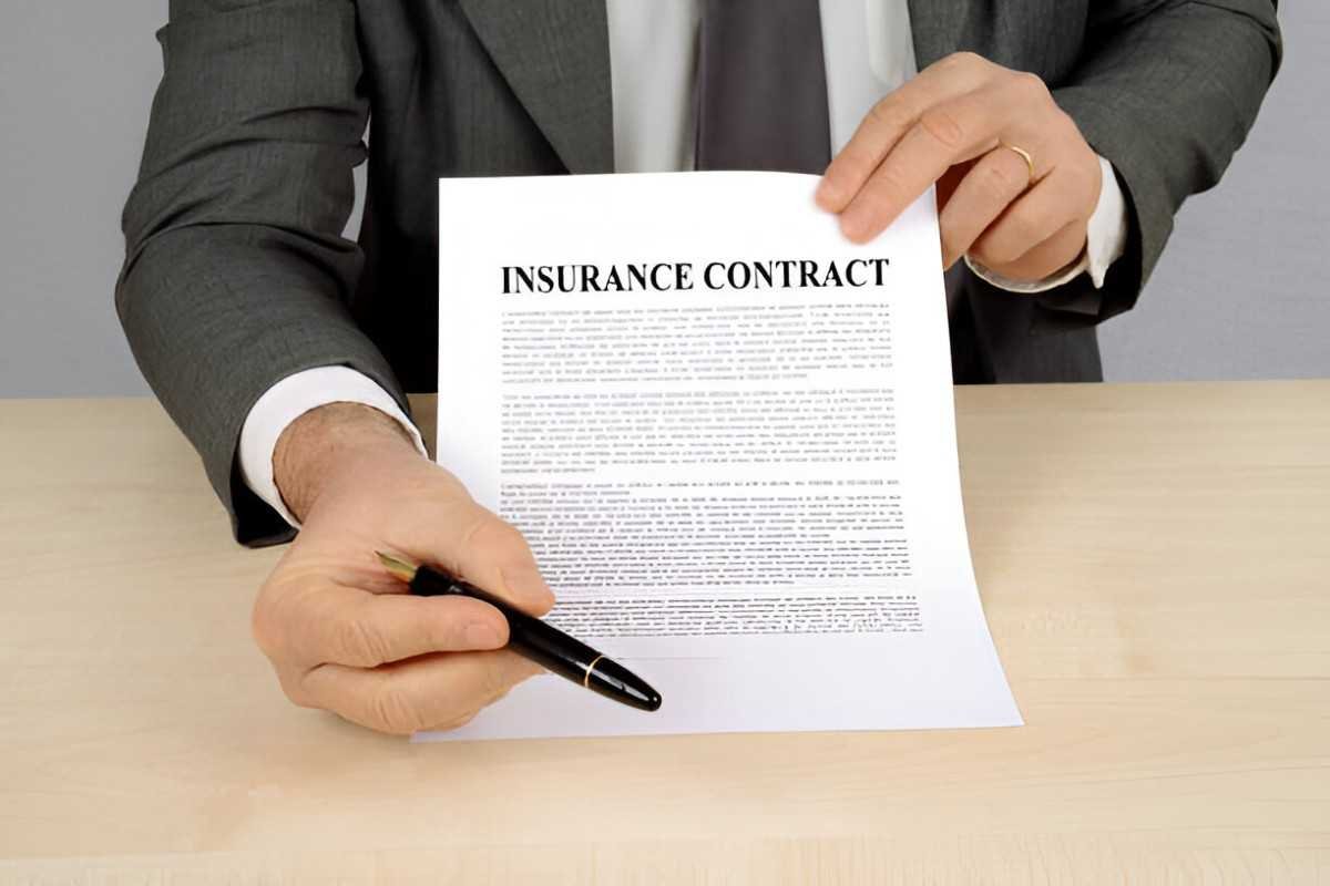 Insurance Contracts in Easy Terms