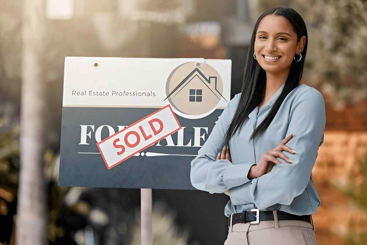 Understanding the Role of a Del Credere Agent Definition, Importance, and Examples