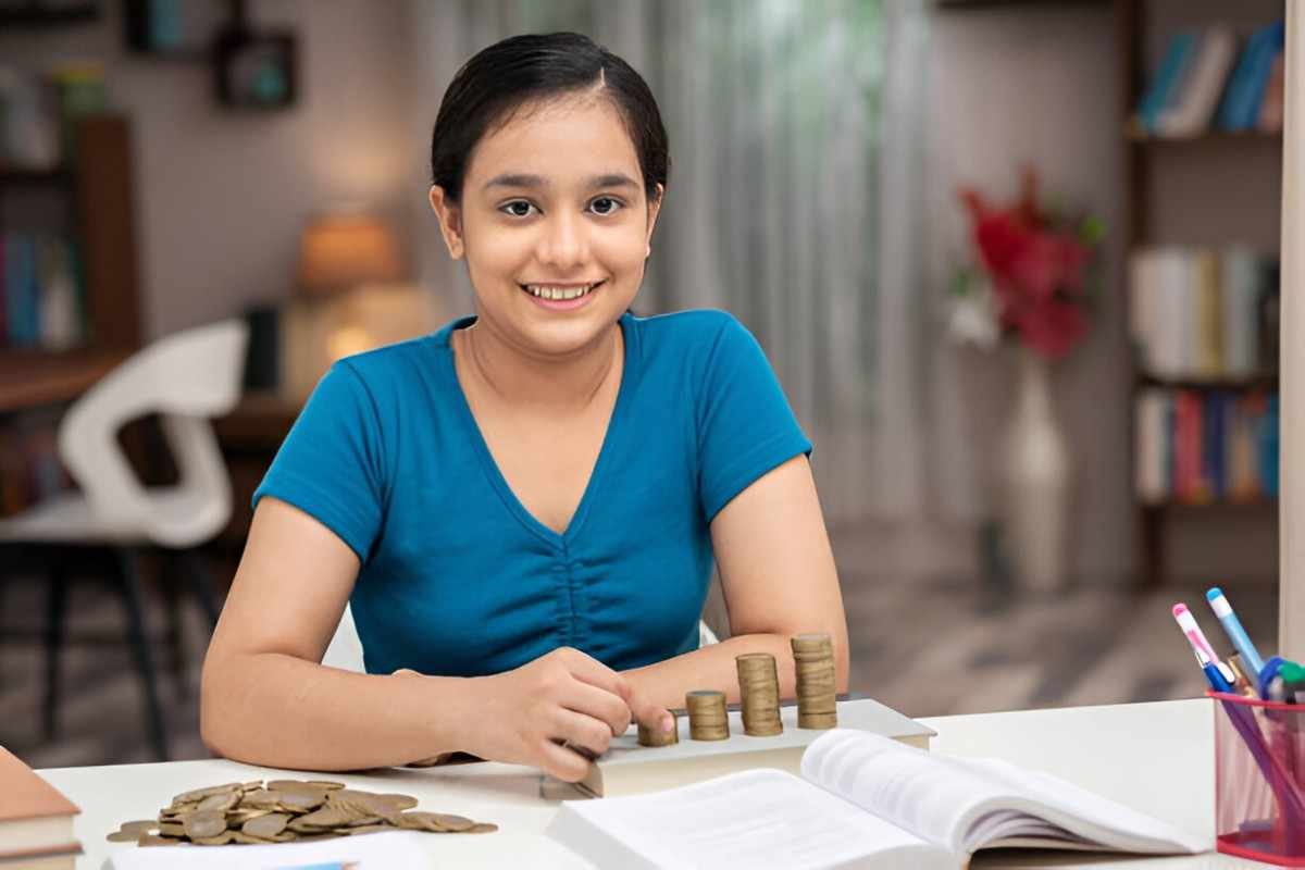 10 Practical Ways to Save Money as a Teenager