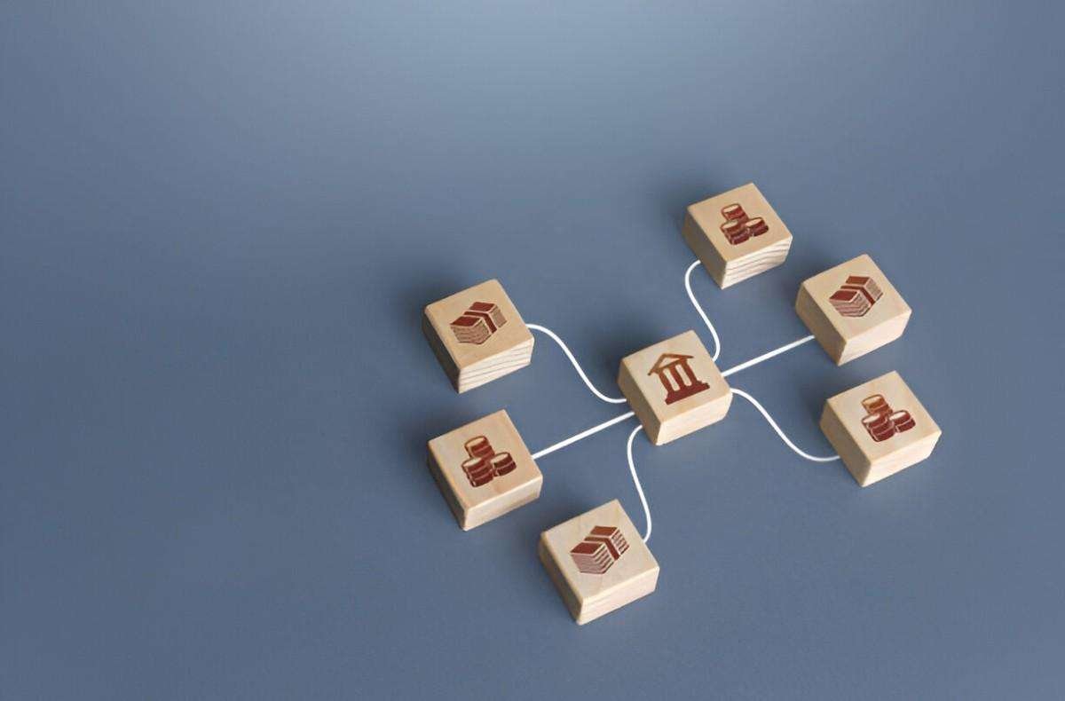 A Taxonomy of Blockchain-Based Systems for Architecture Design