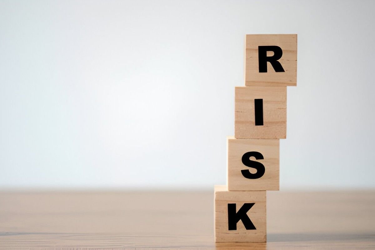 Risk Sharing and Insurance Markets Theory