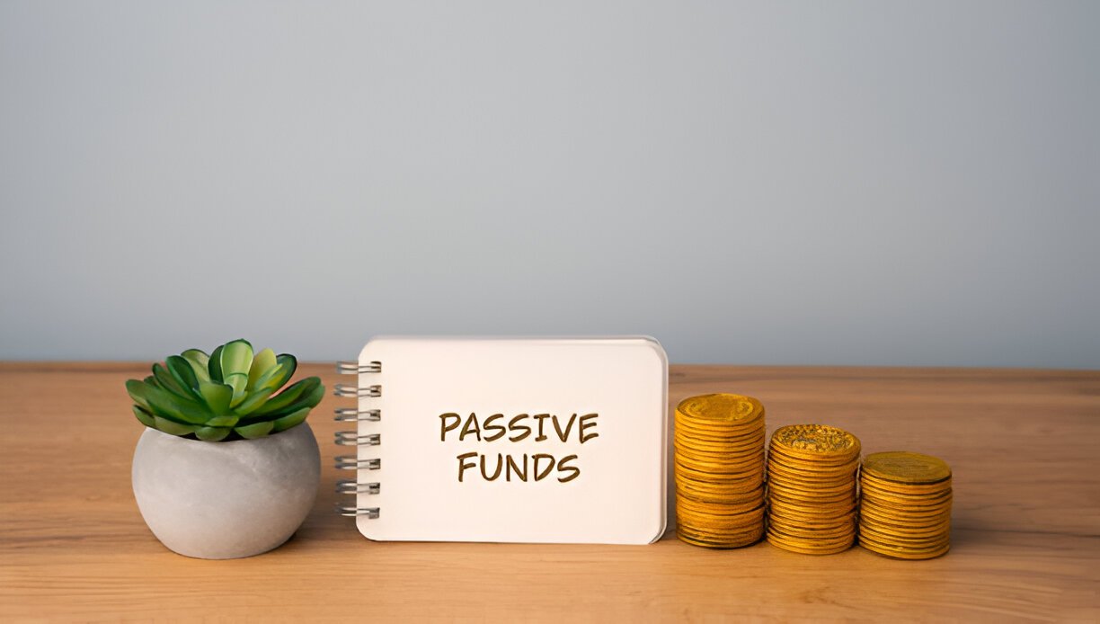 actively or passively managed mutual funds