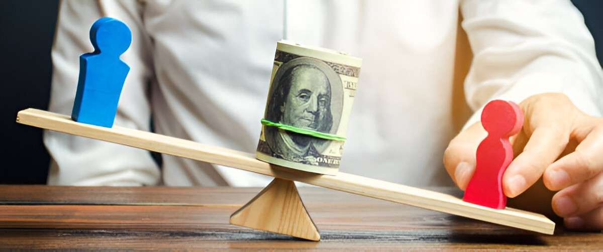 advantage of segregated funds vs mutual funds