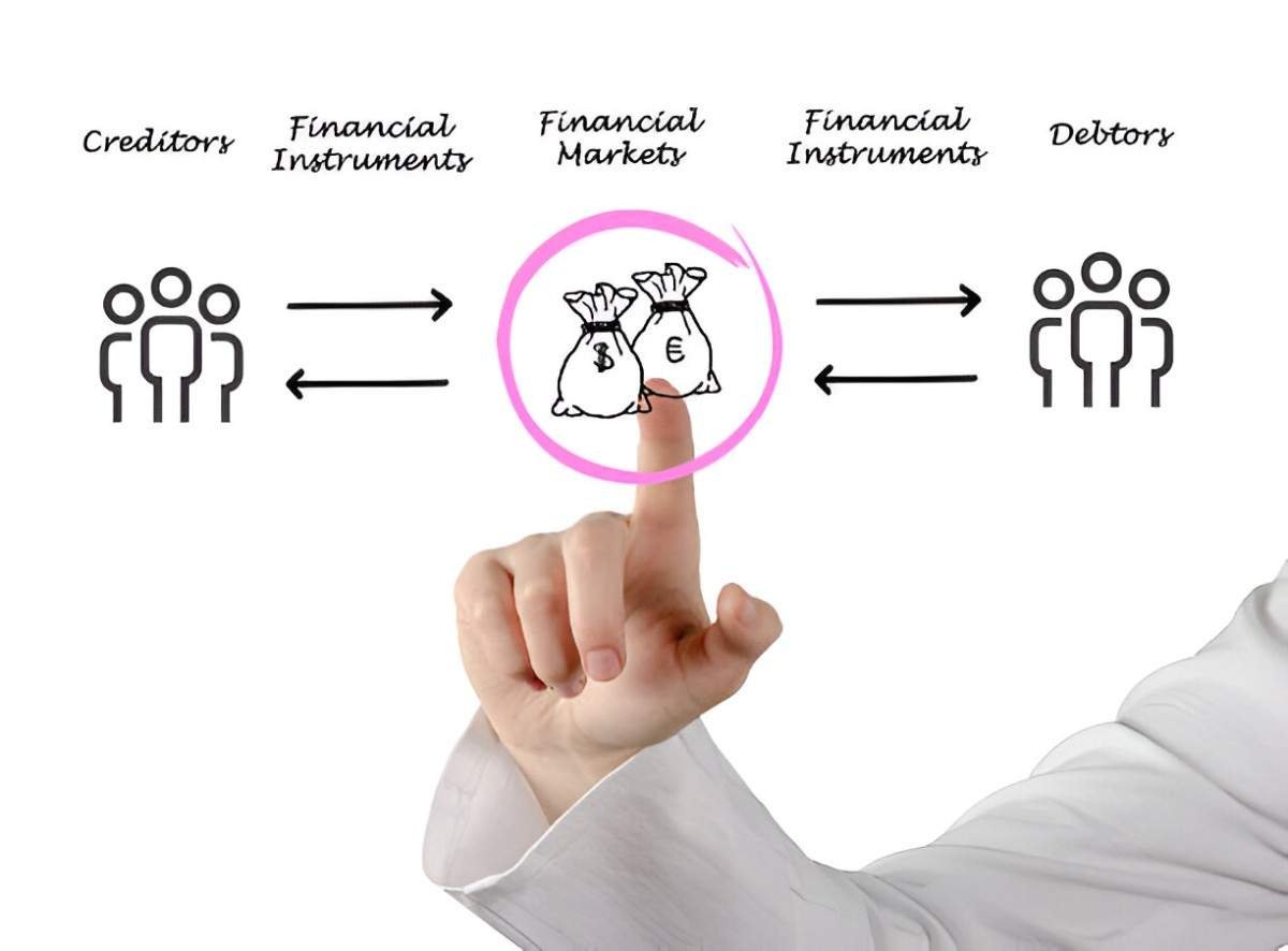 advantages of actively managed mutual funds