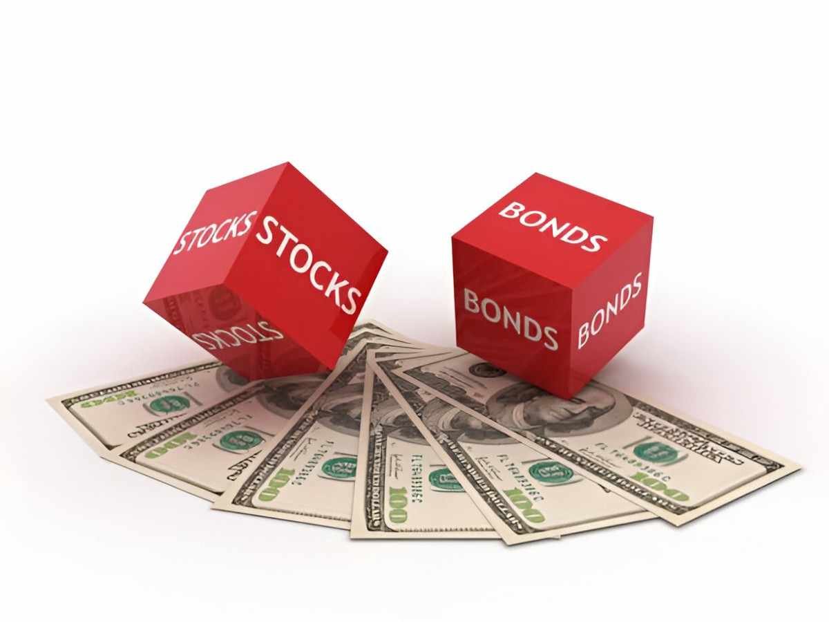 how stocks bonds and mutual funds differ