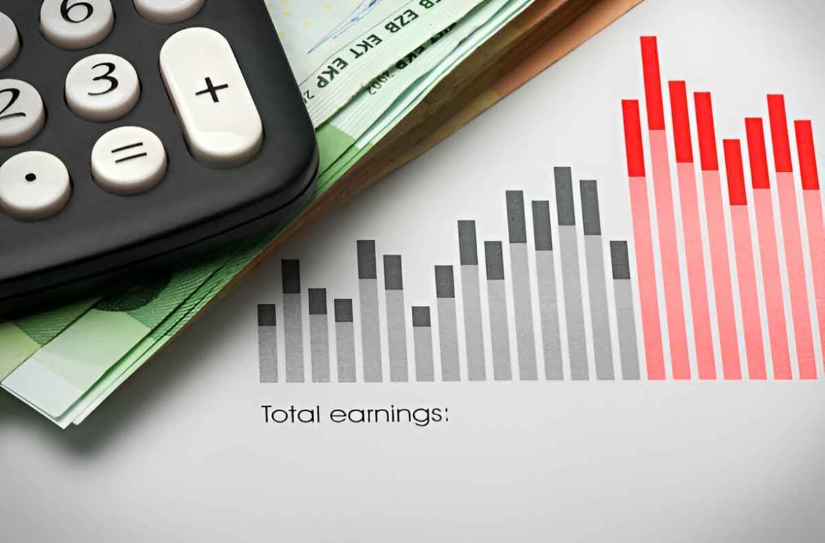 money market mutual fund's total assets increase