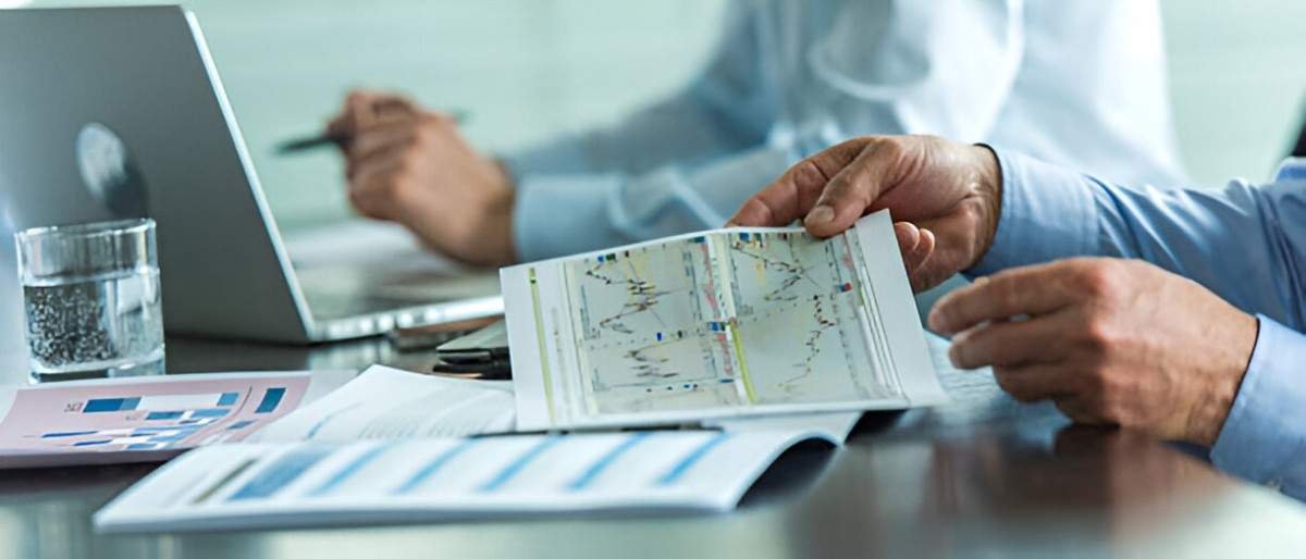 an investor should read a mutual fund prospectus completely investing.