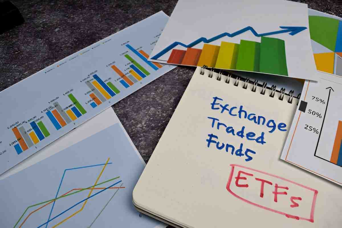 are etfs better than mutual funds when investing overseas