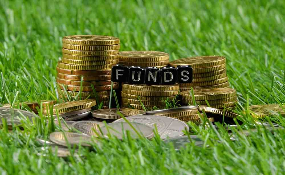are hedge funds riskier than mutual funds