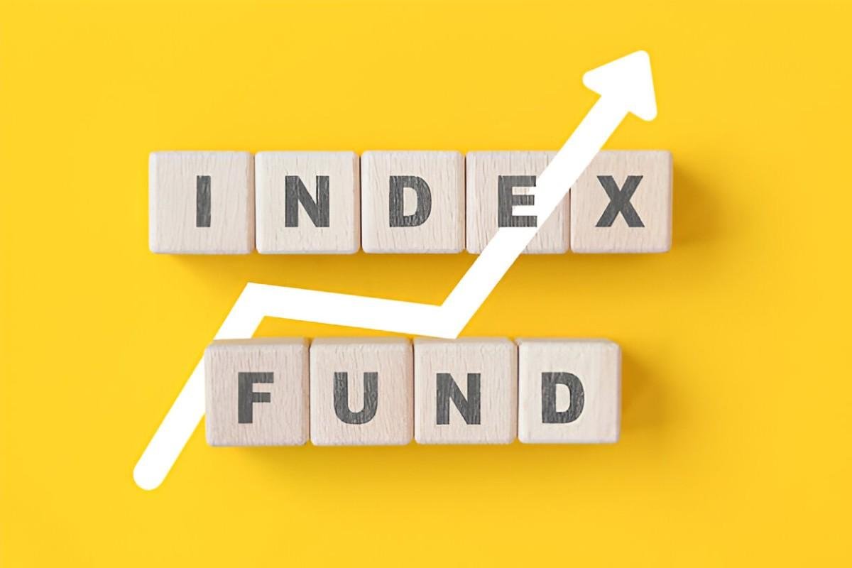 are index and mutual funds the same