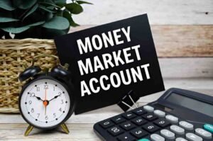 are money market accounts safer than mutual funds