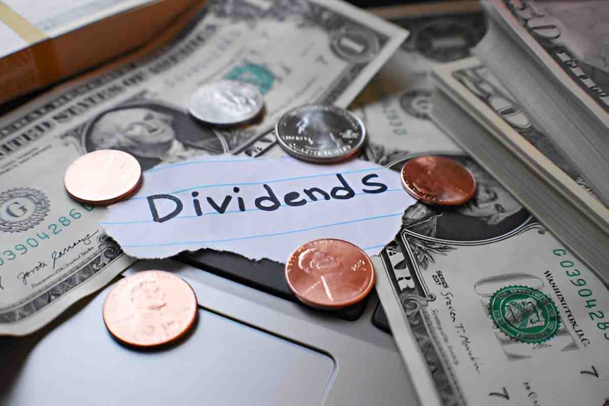 are monthly dividends paid on mutual funds taxable