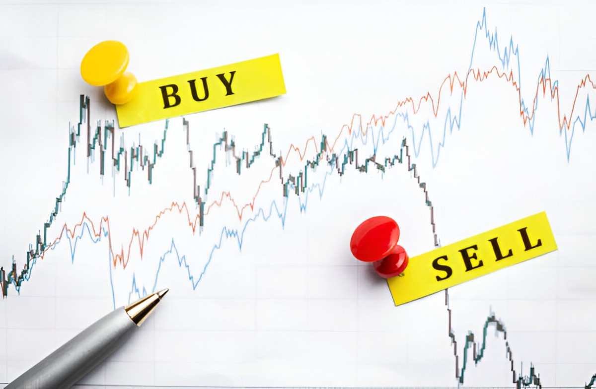 are mutual funds on the buy or sell side