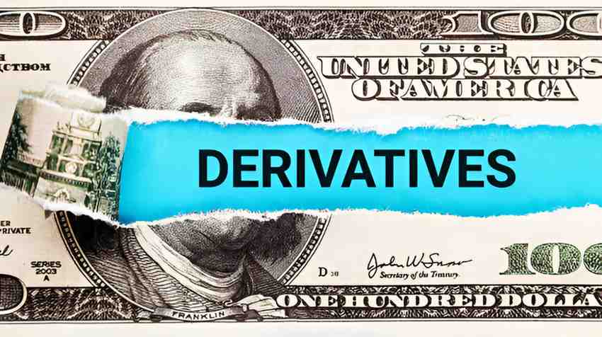 are there any us mutual funds that use derivatives