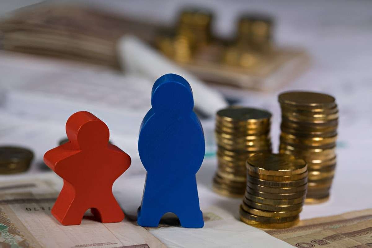 at what price are mutual funds bought and sold